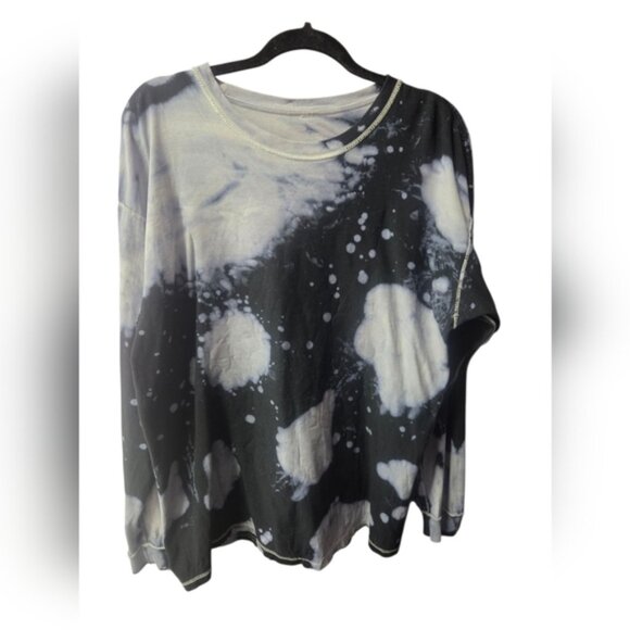 Black and White Long Sleeve Tee with Rugrats Design - Picture 4 of 8